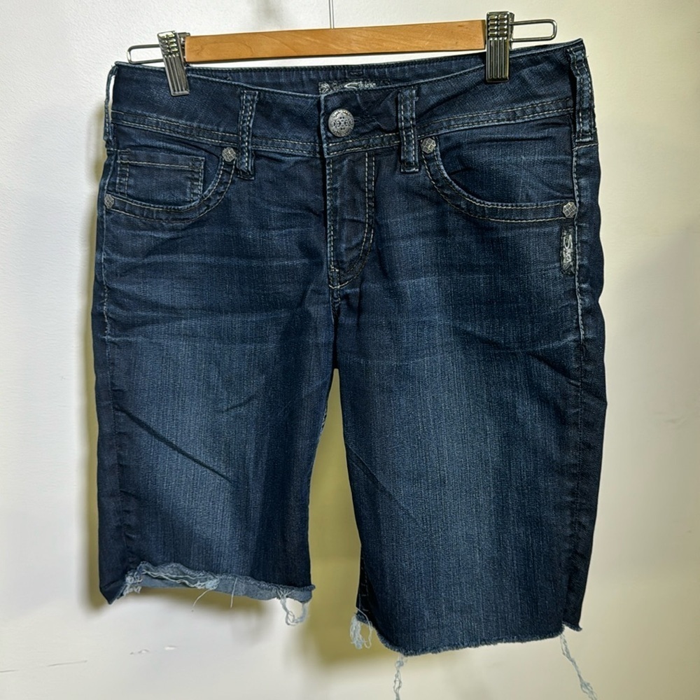 Silver Jeans Woman’s Cutoffs Size 28
